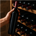 Savoir choisir et stocker des vins jeunes pour enrichir sa cave domestique