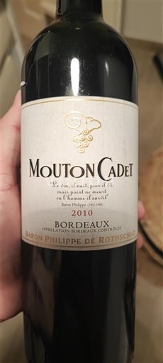 Bordeaux Mouton Cadet 2010