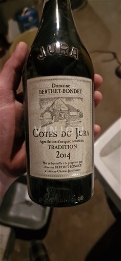 Jura No se traduce. Domaine Berthetbondet Tradition 2014