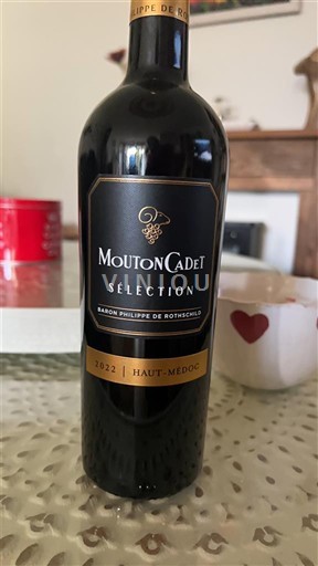 Burdeos Haut-Médoc Mouton Cadet Sélection 2022