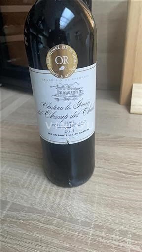 Burdeos Blaye-Côtes de Burdeos Château Les Graves Du Champ Des Charmes 2011