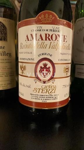 Vin Rouge sec Amarone Recioto della Valpolicella Cantina Sterzi 1981 Italie Vénétie Amarone della Valpolicella DOCG