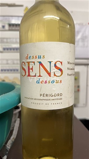 Akvitanska in Charentes Périgord Dessus Sens Dessous Neleten.