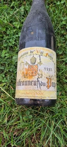 Rhônen laakso Châteauneuf-du-Pape Domaine Val Frais 1997