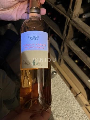 Provansa Coteaux Varois v Provansi Les Trois Cyprès 2022