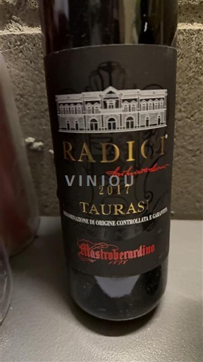 Kampanja Taurasi Mastroberardino Radici 2017