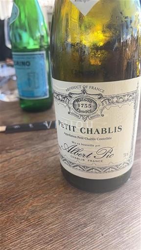 Burgundi Petit-chablis Albert Pic Ei vuosikertaa