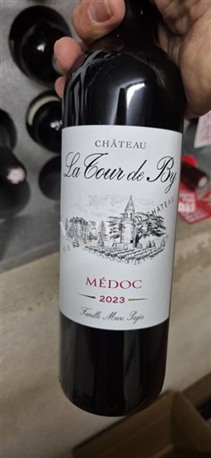 Wines Rouge sec Château La Tour de By 2023 France Bordeaux Médoc AOC