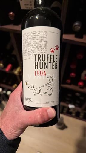 Piemont Barolo Bosio Winery Truffle Hunter Leda 2014