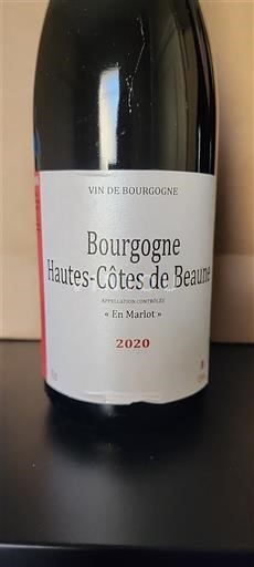 Burgundi Määrittelemätön En Marlot 2020