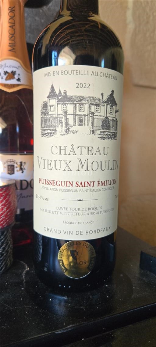 Bordeaux Puisseguin-Saint-Émilion Château Vieux Moulin Tour de Roques 2022