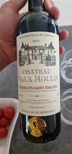 Bordeaux Puisseguin-Saint-Émilion Château Vieux Moulin Tour de Roques 2022