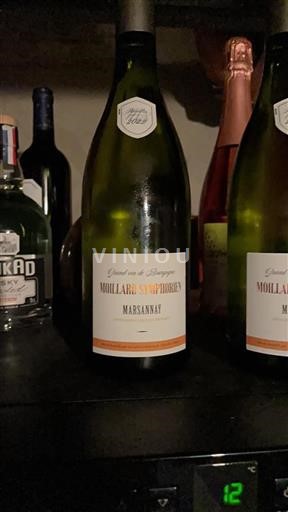 Burgundy La traduction du nom 'Marsannay' d'une appellation géographique spécifique ne change pas entre le français et l'anglais, donc c'est (Marsannay). Moillard Symphorien 2022