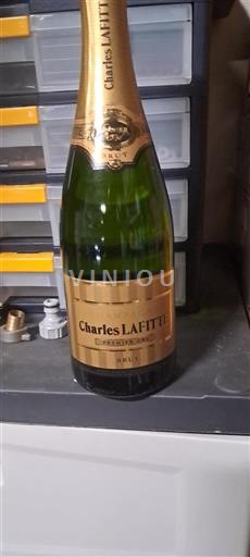 Šampanja Šampanjec Charles Lafitte Premier Cru Neleten.
