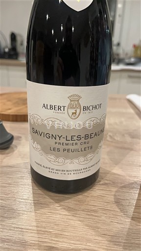 Burgundy Savigny-lès-Beaune Premier Cru Albert Bichot Les Peuillets 2017