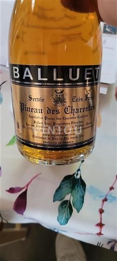 Poitou-Charentes Pineau des Charentes Balluet Ei vuosikertaa