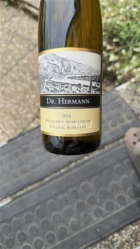 Moseldalen Mosel Dr. Hermann Wehlener Sonnenuhr Riesling Kabinett 2024