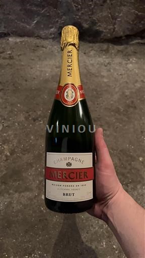 Šampanja Šampanjec Mercier Neleten.