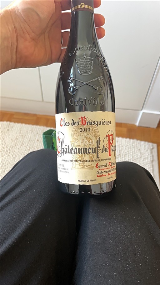Rona dolina Châteauneuf-du-Pape Clos des Brusquières 2010