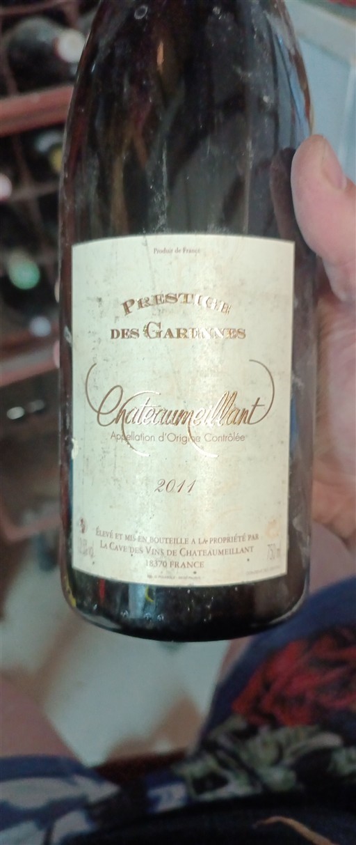 Vin Rouge sec Prestige des Garennes Château La Cave des Vins de meillant 2011 France Vallée de la Loire Châteaumeillant AOC