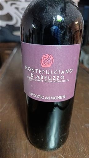 Abruzzerne Montepulciano d'Abruzzo Il Poggio dei Vigneti Ikke årgangsbestemt