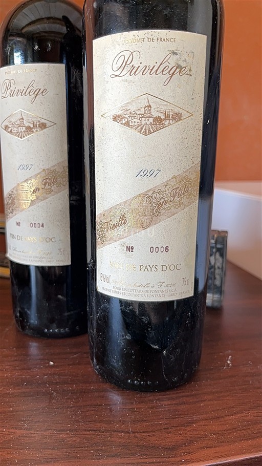 Vin Rouge sec Privilège 1997 France Languedoc AOC