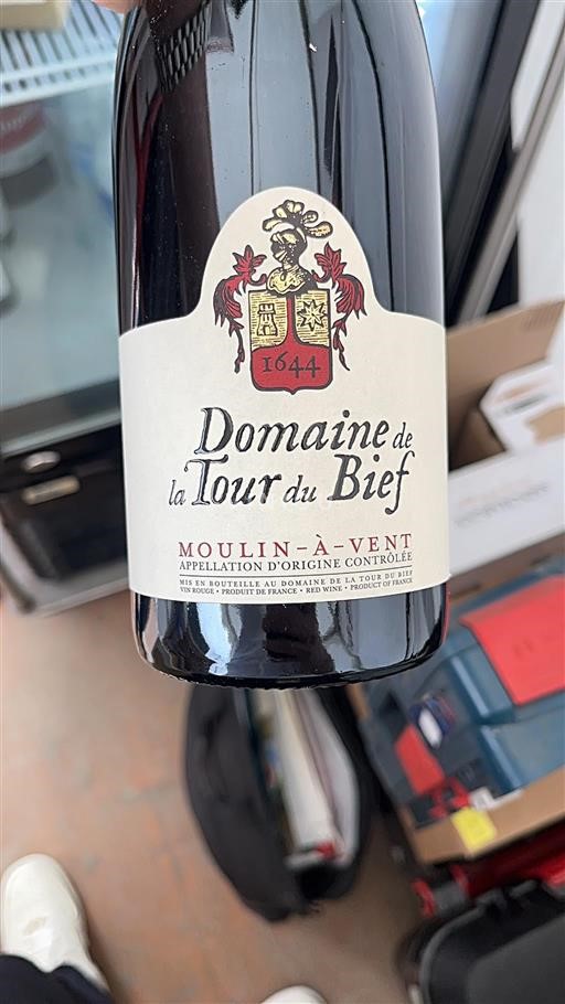 Vin Rouge sec Domaine La Tour du Bief 2020 France Beaujolais Moulin-à-vent AOC