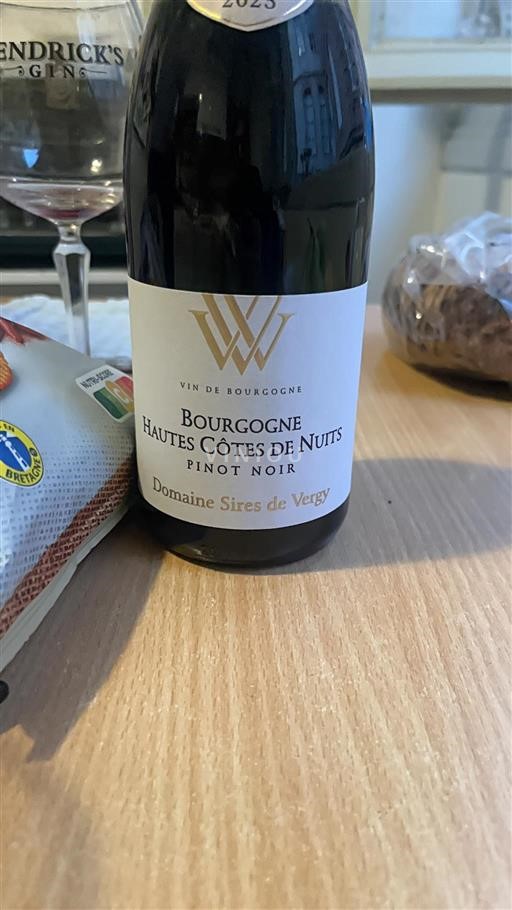 Bourgogne Hautes Côtes de Nuits Domaine Sires de Vergy 2023