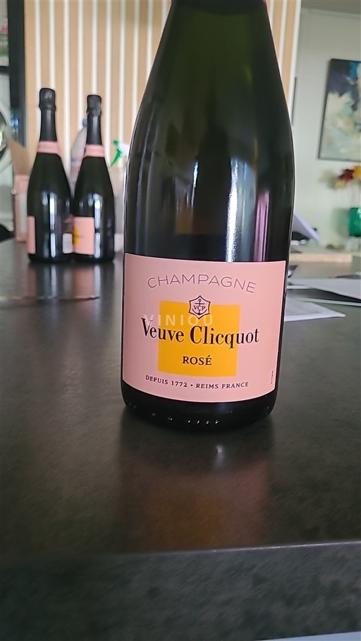 Champagne Veuve Clicquot Rosé Non-Vintage