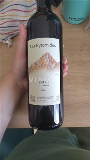 Wallis Wallis AOC Les Pyramides Syrah 2024