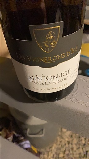 Bourgogne Mâcon och Mâcon-Villages Les Vignerons Igé Sous La Roche 2022