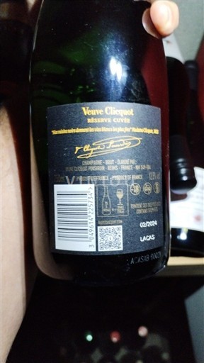 Champagne Šampanské Veuve Clicquot Réserve Neročník