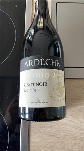 Alpe in reke Rona Ardeška. Vignerons Ardéchois Buis d'Aps 2023