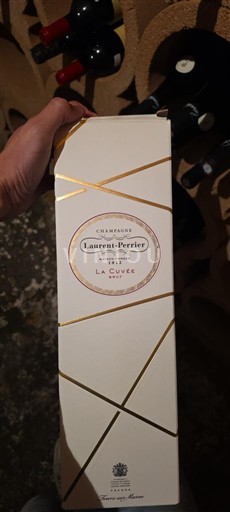 Champagne Sâm-panh Laurent-Perrier La Không niên vụ
