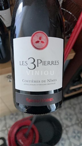 Rhônen laakso Nîmesin viinialue Vignerons Créateurs Les 3 Pierres 2023