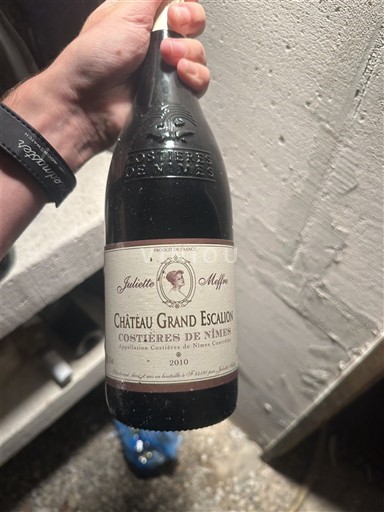 Rhônen laakso Nîmesin viinialue Château Grand Escalion Juliette Maffre 2010