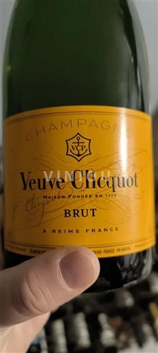 Champagne Sâm-panh Veuve Clicquot Brut Không niên vụ