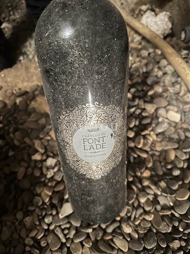 Vin Rouge sec Château Fontlade 2011 France Provence Coteaux Varois en Provence AOC