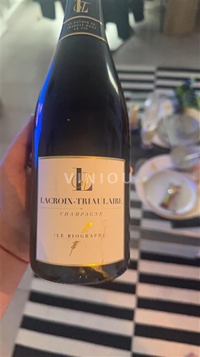 Šampanja Šampanjec Lacroix-Triaulaire Le Biographe Neleten.