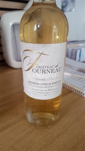 Bordeaux Những sườn đầu tiên của Bordeaux Château Tourneau 2016