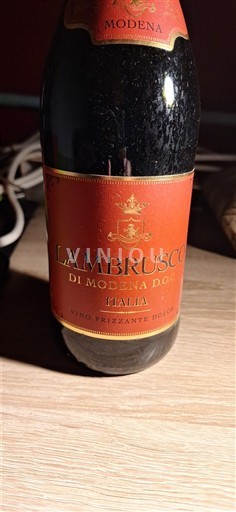 Emilia-Romagna Không được chỉ định Lambrusco di modena Không niên vụ