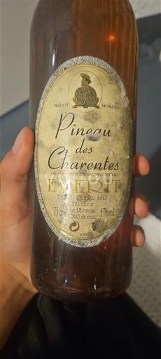 Poitou-Charentes Pineau des Charentes Emerit Neleten.