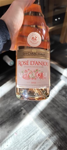 Thung lũng sông Loire Rosé d'Anjou Les Caractères 2023