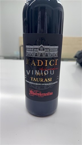 Kampanja Taurasi Mastroberardino Radici 2019