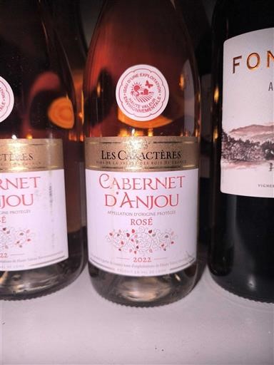 Thung lũng sông Loire Cabernet-d'Anjou Les Caractères 2022