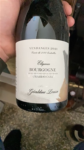 Burgundsko Géraldine Louise Élégance 2021