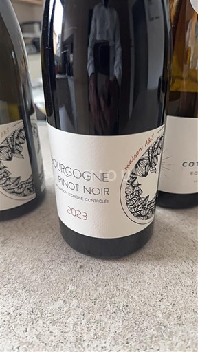 Burgundsko Maison L&S 2023