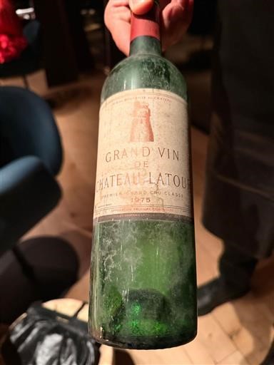 Bordeaux Pauillac Premier Grand Cru Classé Château Latour Grand Vin de Château Latour 1975