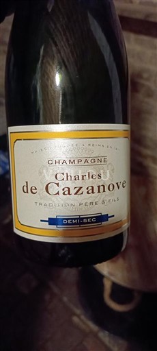 Šampanja Šampanjec Charles de Cazanove Neleten.
