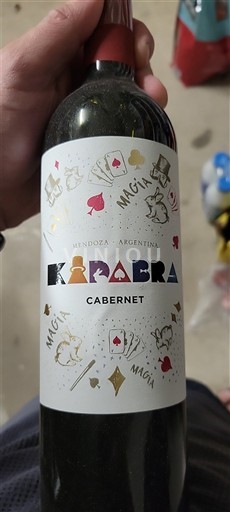 Mendoza Karabra Ei vuosikertaa